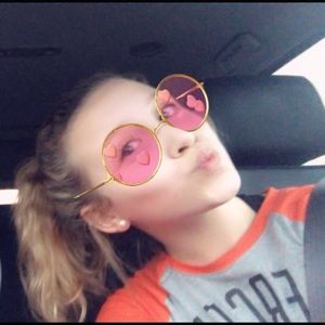 Meet your Posher, Luci